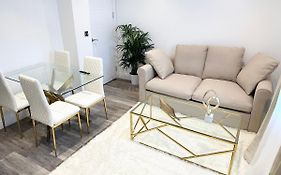 Beautiful Flat In Windsor Court